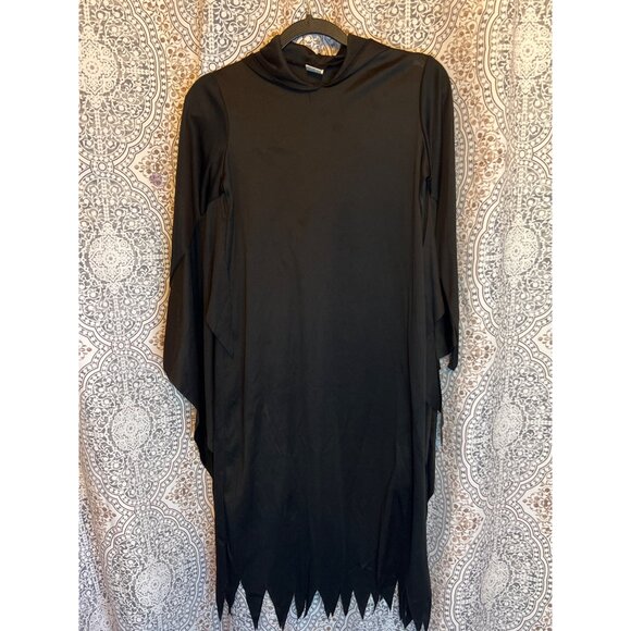 Adult Scream-Inspired Black Hooded Costume Dress With Jagged Hem & Bloody Knife - Picture 2 of 7